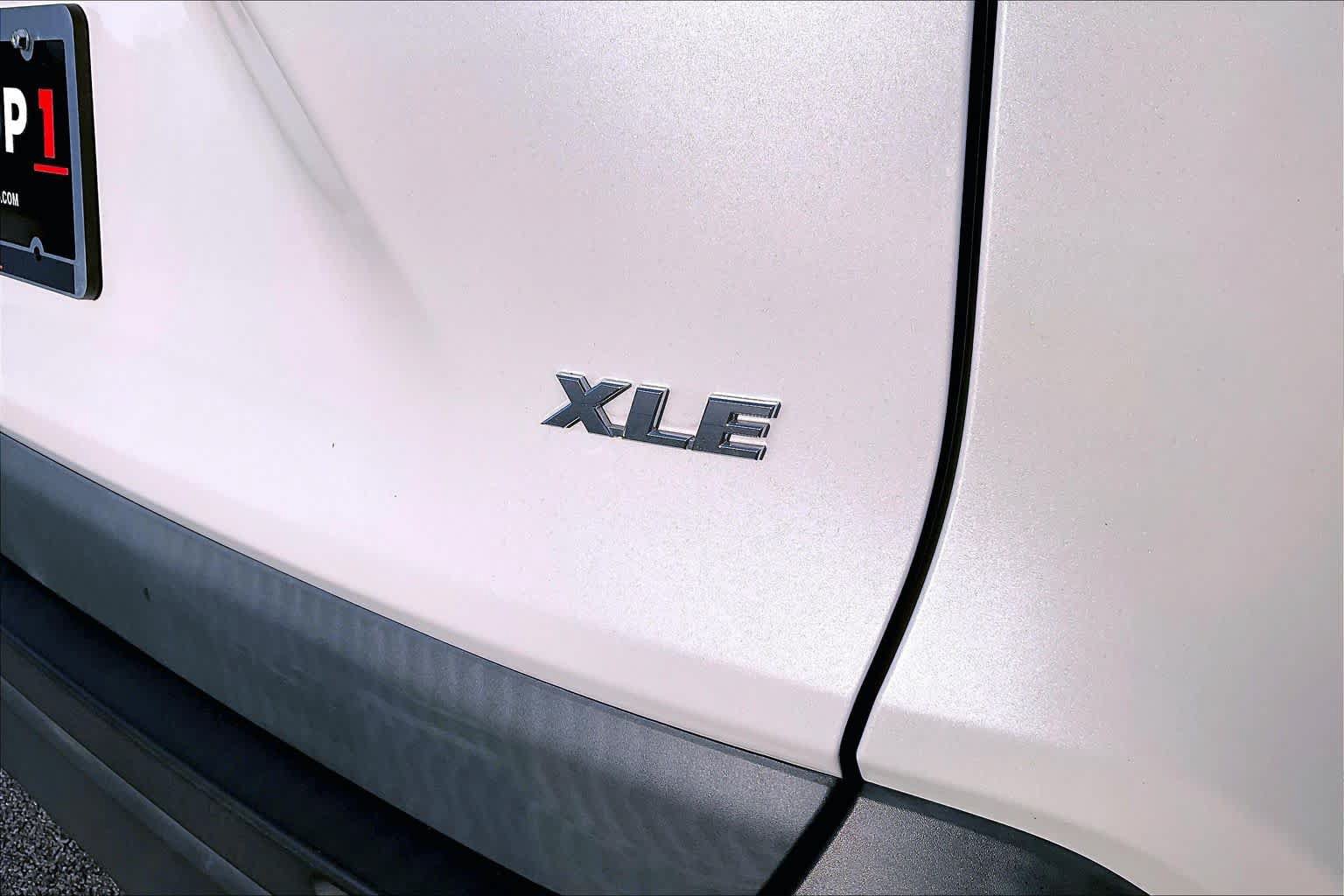 Used 2022 Toyota RAV4 XLE Premium FWD image 10
