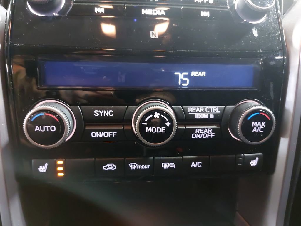 Used 2022 Subaru Ascent Limited w/ Technology Package image 21