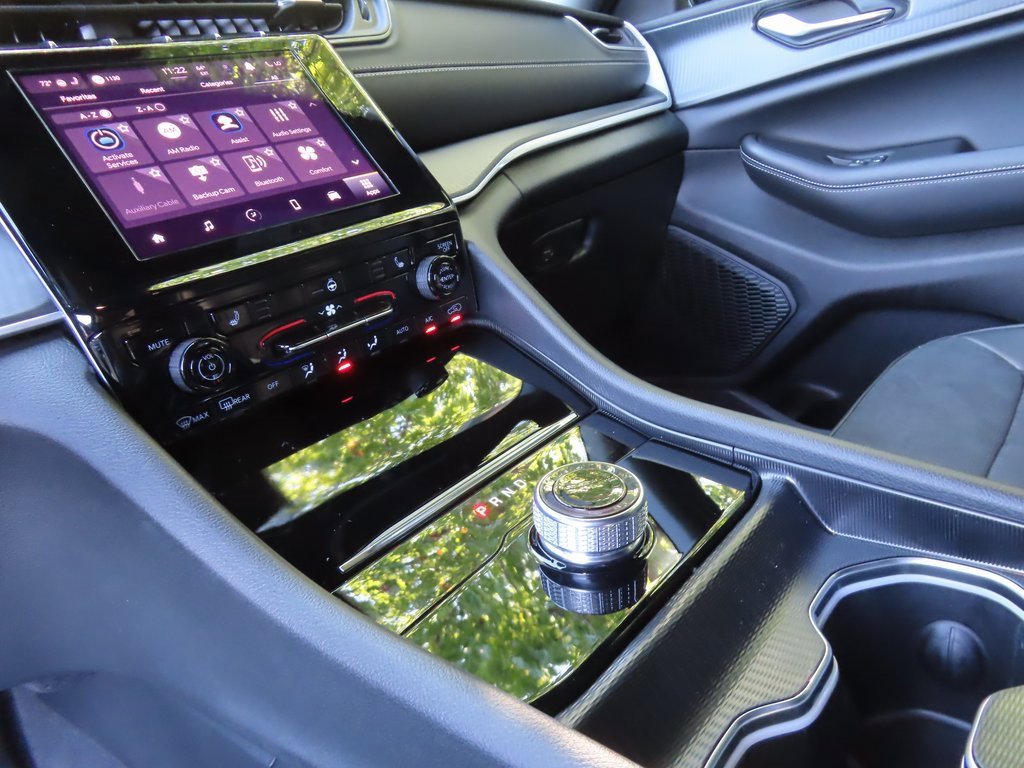 New 2025 Jeep Grand Cherokee L Altitude image 6