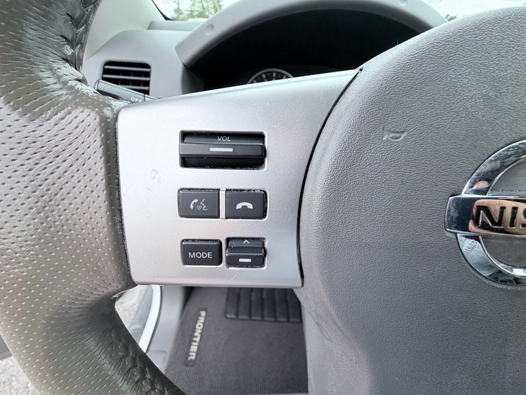 Used 2017 Nissan Frontier SL image 13