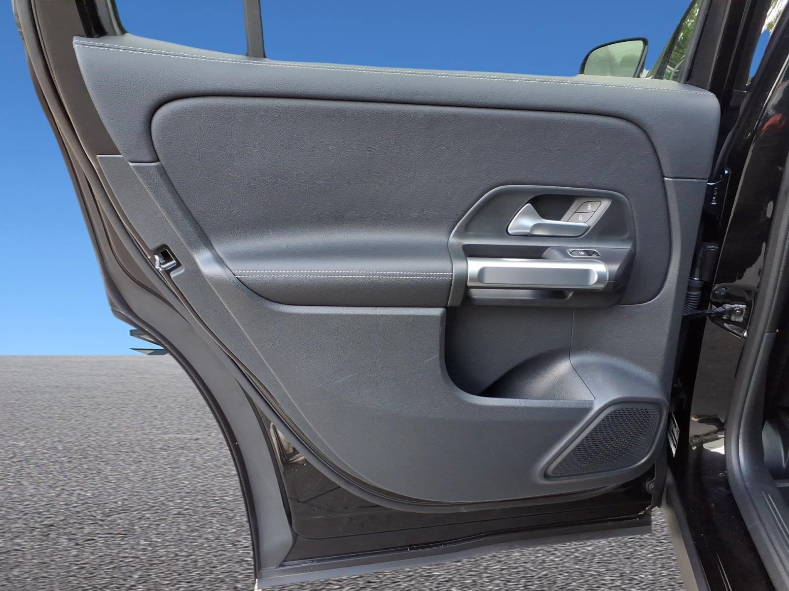 Certified 2025 Mercedes-Benz GLB 250 4MATIC image 11