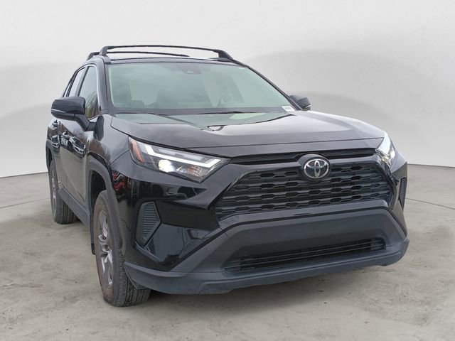 Used 2025 Toyota RAV4 LE AWD/4WD image 7