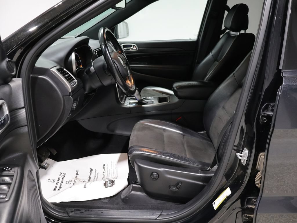 Used 2019 Jeep Grand Cherokee Altitude AWD/4WD image 18