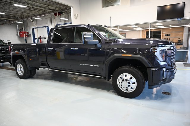 Used 2024 GMC Sierra 3500 Denali Ultimate image 5