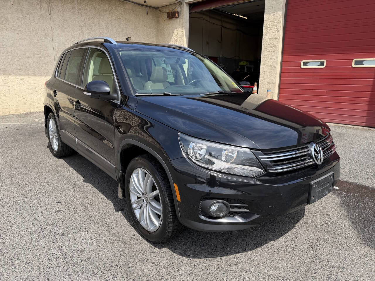 Used 2015 Volkswagen Tiguan SEL image 8