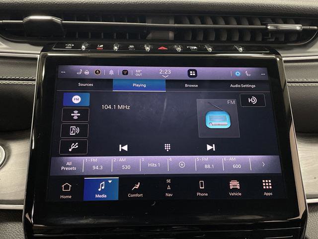 Used 2023 Jeep Grand Cherokee L Limited image 18