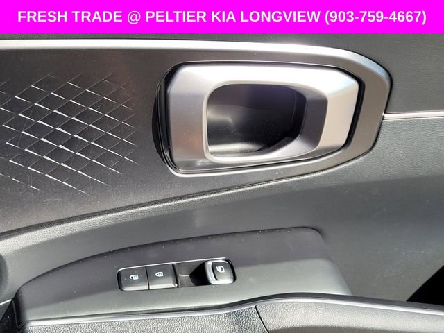 Used 2025 Kia Sorento LX image 12