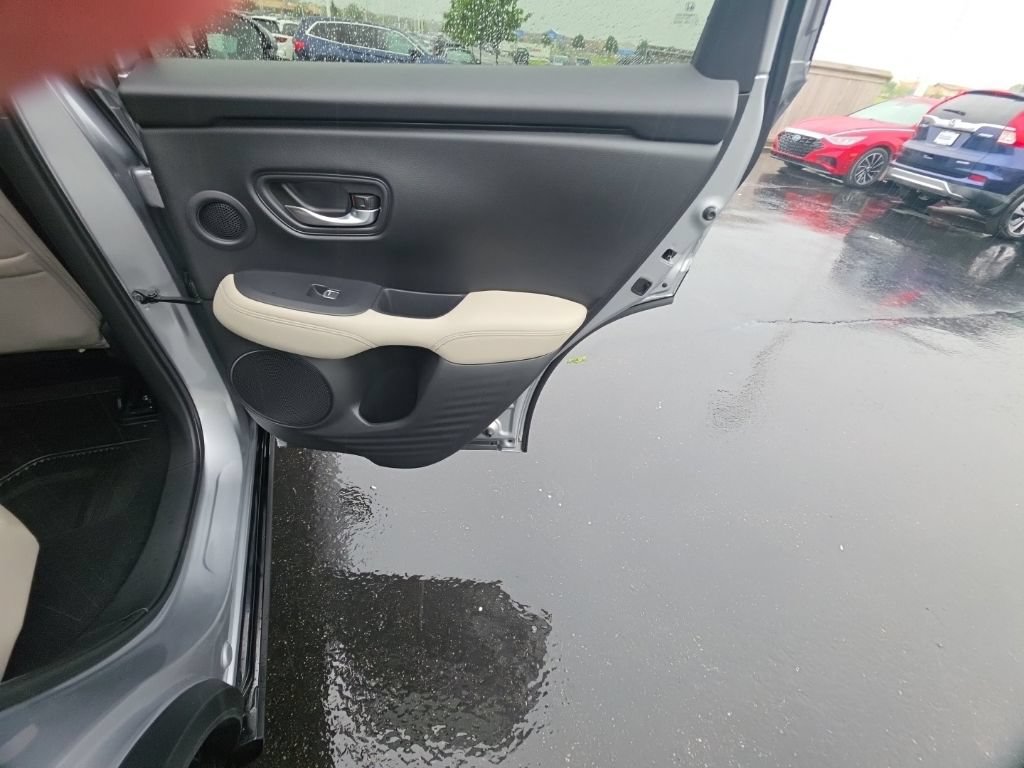 Used 2025 Honda HR-V EX-L image 29