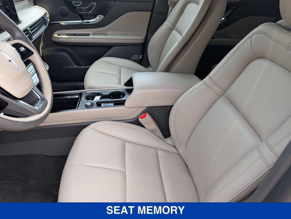 Used 2024 Lincoln Corsair AWD image 15