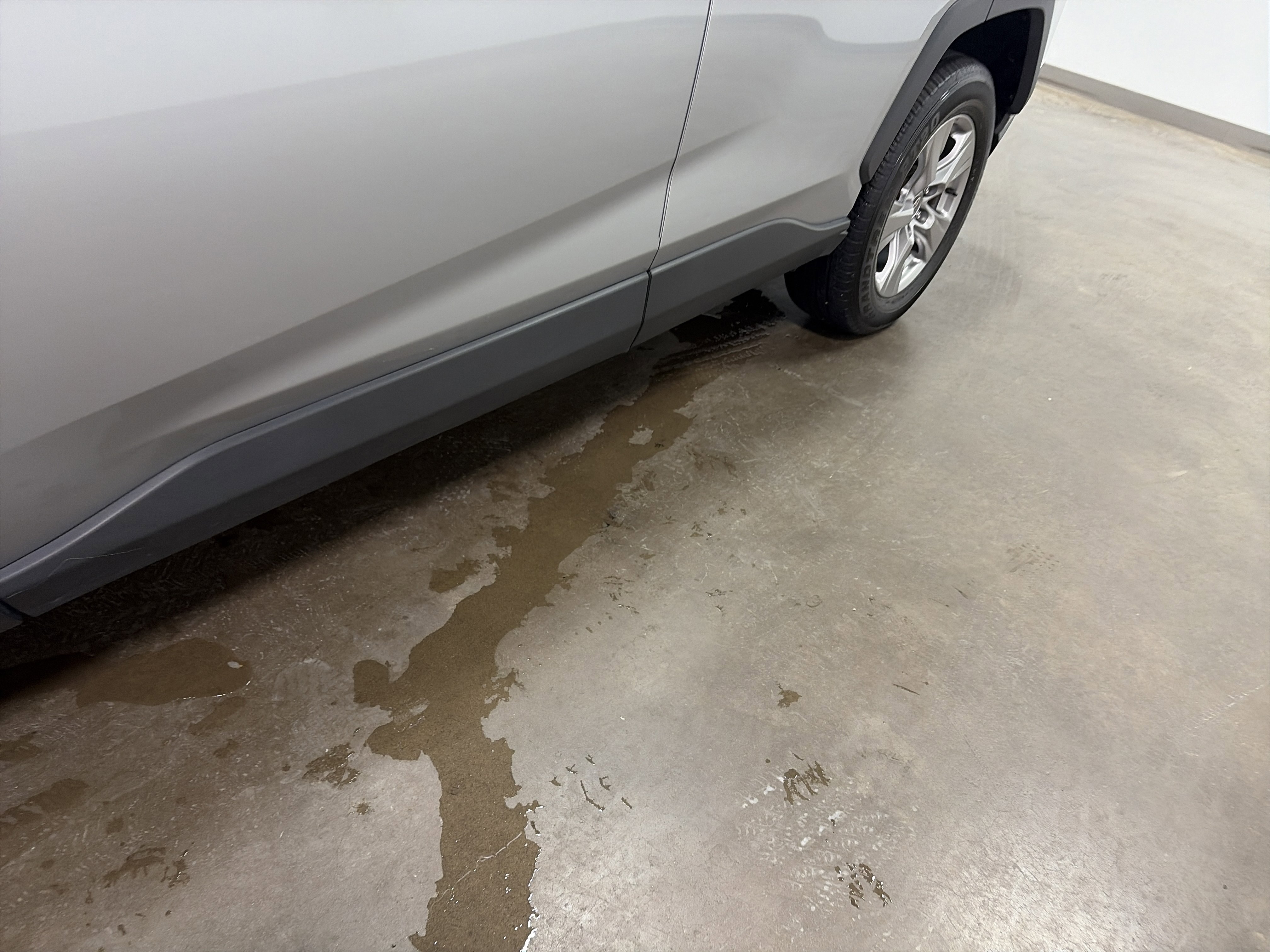 Used 2023 Toyota RAV4 XLE image 10