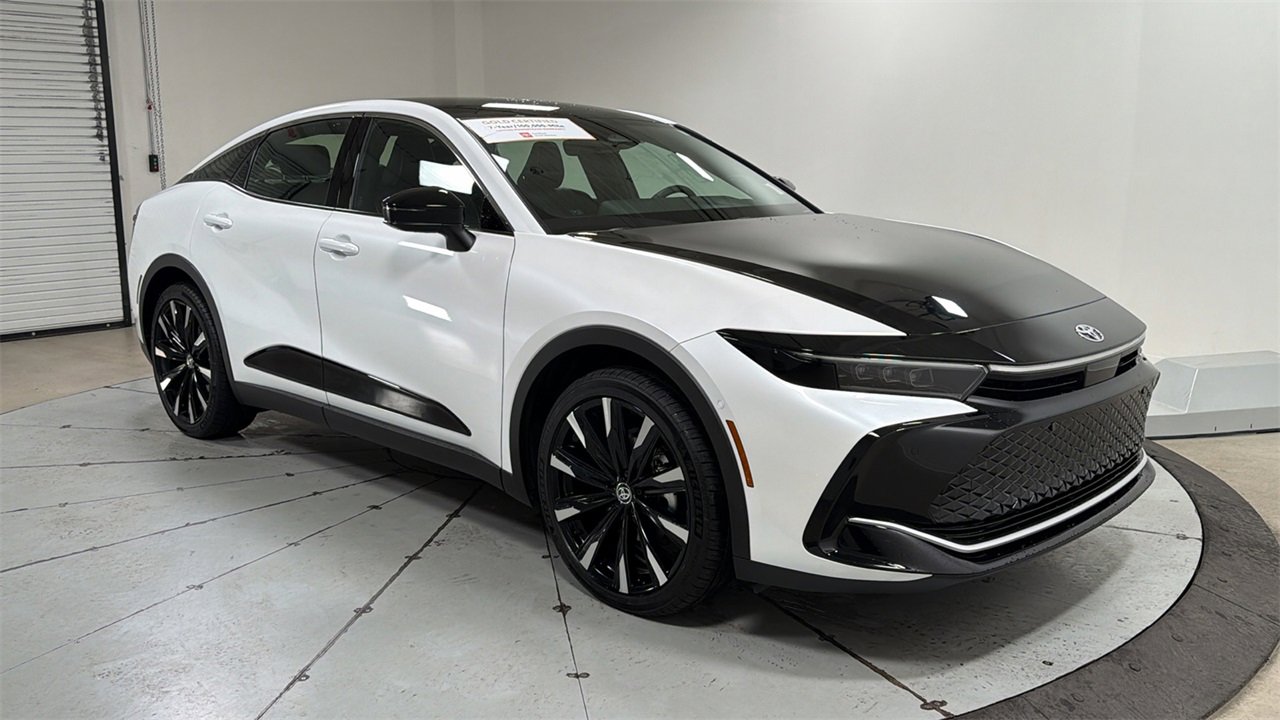 Certified 2026 Toyota Crown Platinum image 3