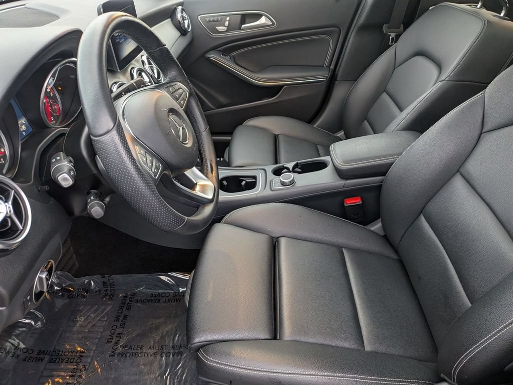 Used 2020 Mercedes-Benz GLA 250 4MATIC w/ Premium Package image 17