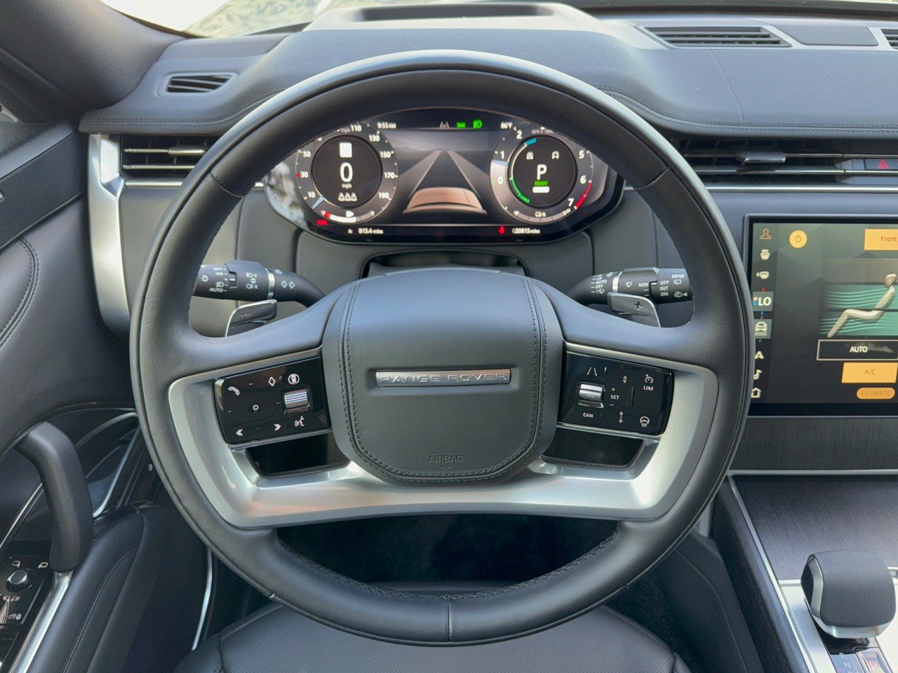 Used 2025 Land Rover Range Rover SE AWD/4WD image 10