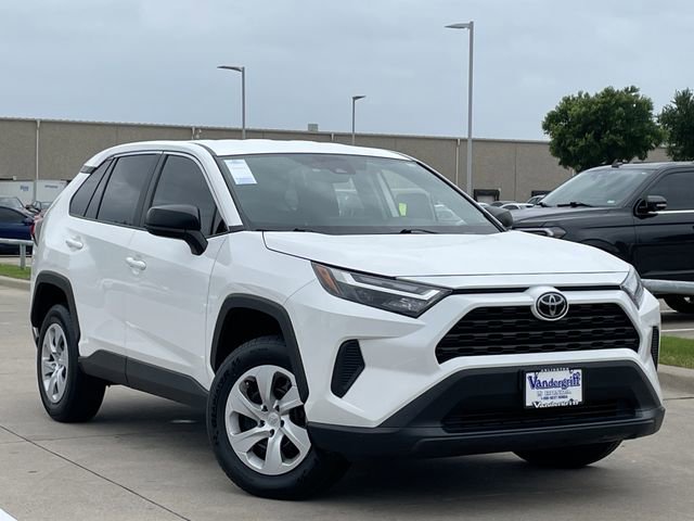 Used 2025 Toyota RAV4 LE AWD/4WD image 2