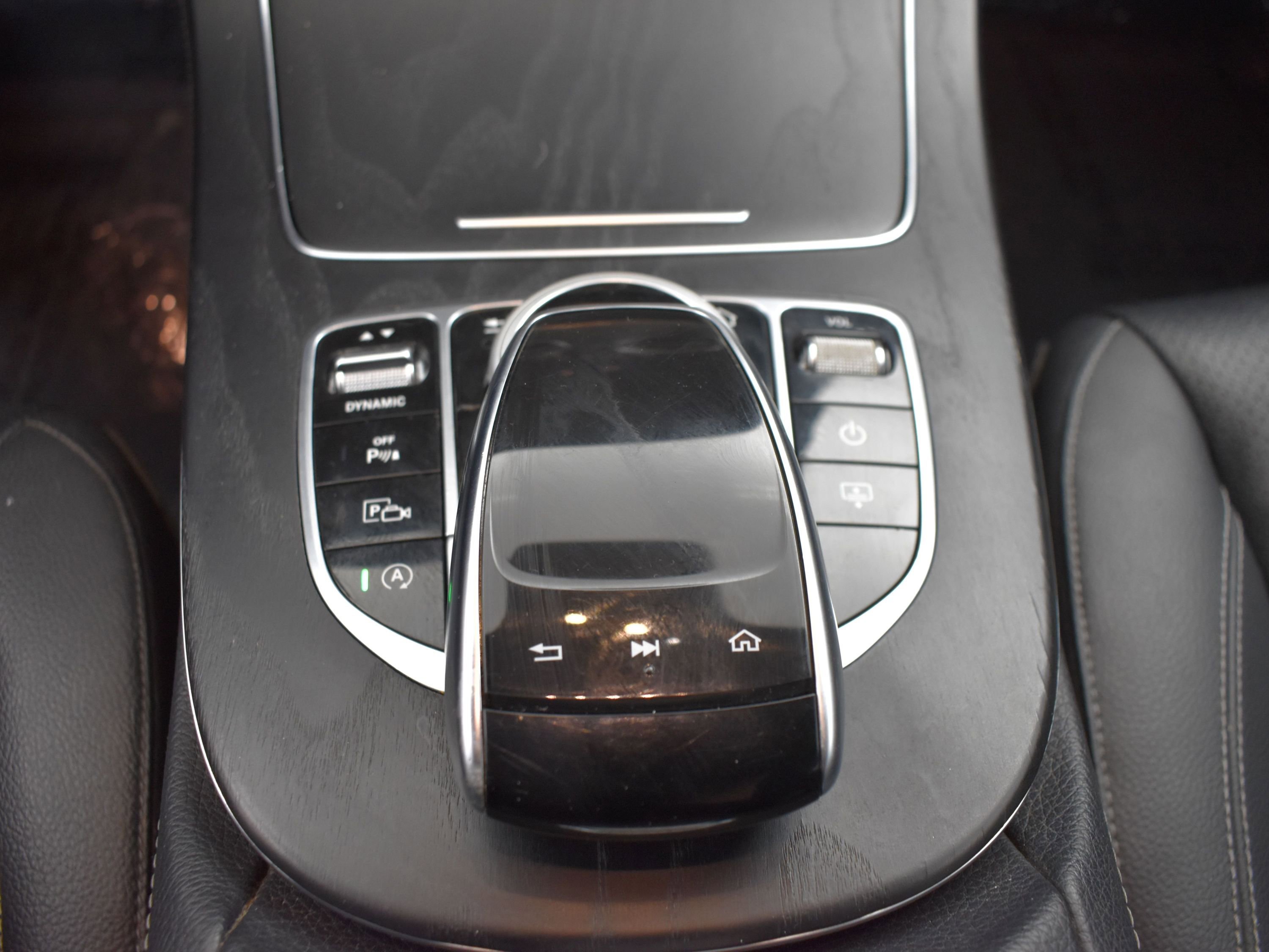 Used 2018 Mercedes-Benz E 300 4MATIC w/ Premium 2 Package image 10