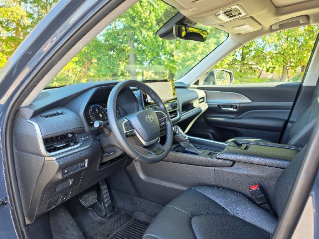 Used 2024 Toyota Grand Highlander AWD Hybrid image 20