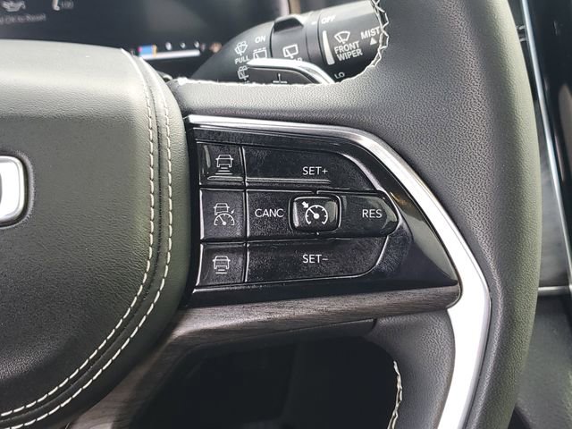 Used 2023 Jeep Grand Cherokee Overland w/ Luxury Tech Group IV image 26