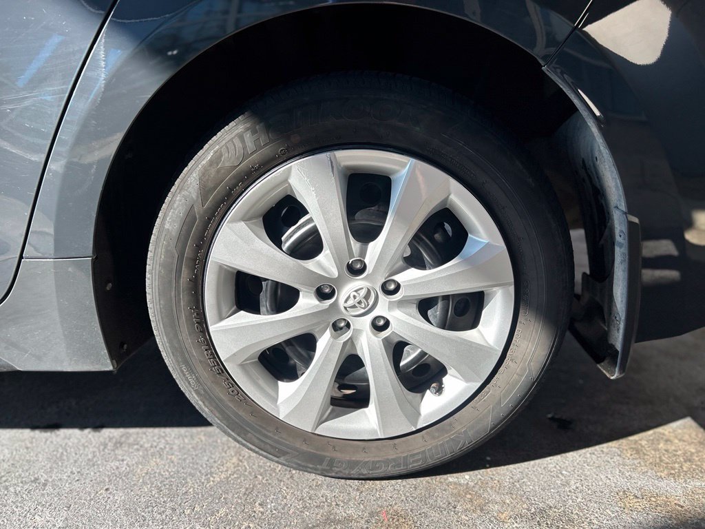 Used 2024 Toyota Corolla LE FWD image 32