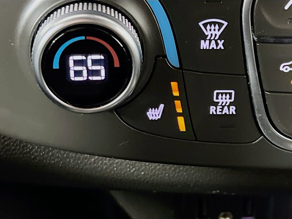 Used 2023 Chevrolet Traverse LT image 19