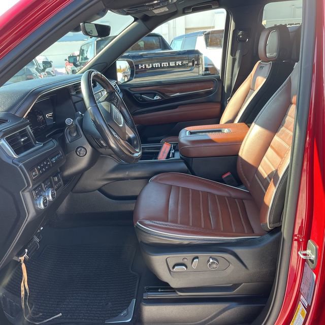 Used 2023 GMC Yukon Denali Ultimate image 9