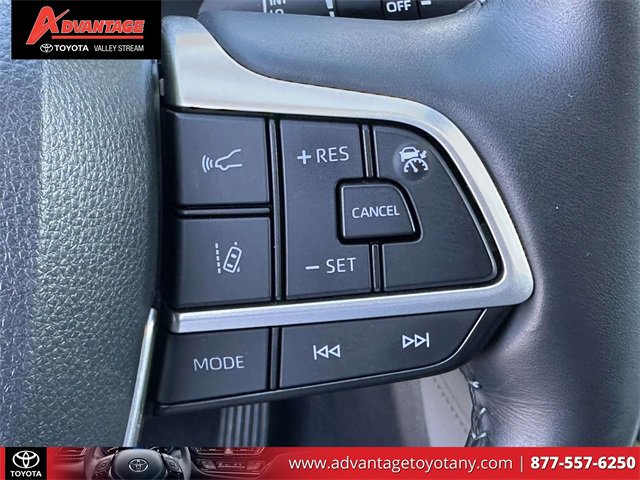 Used 2023 Toyota Highlander Limited image 25