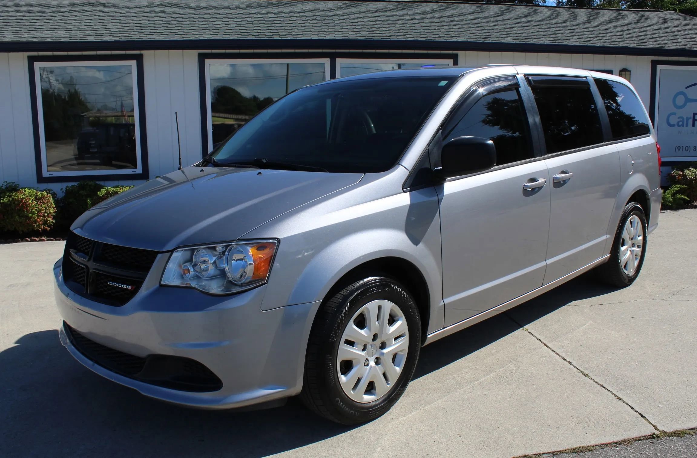 Used 2018 Dodge Grand Caravan SE image 24