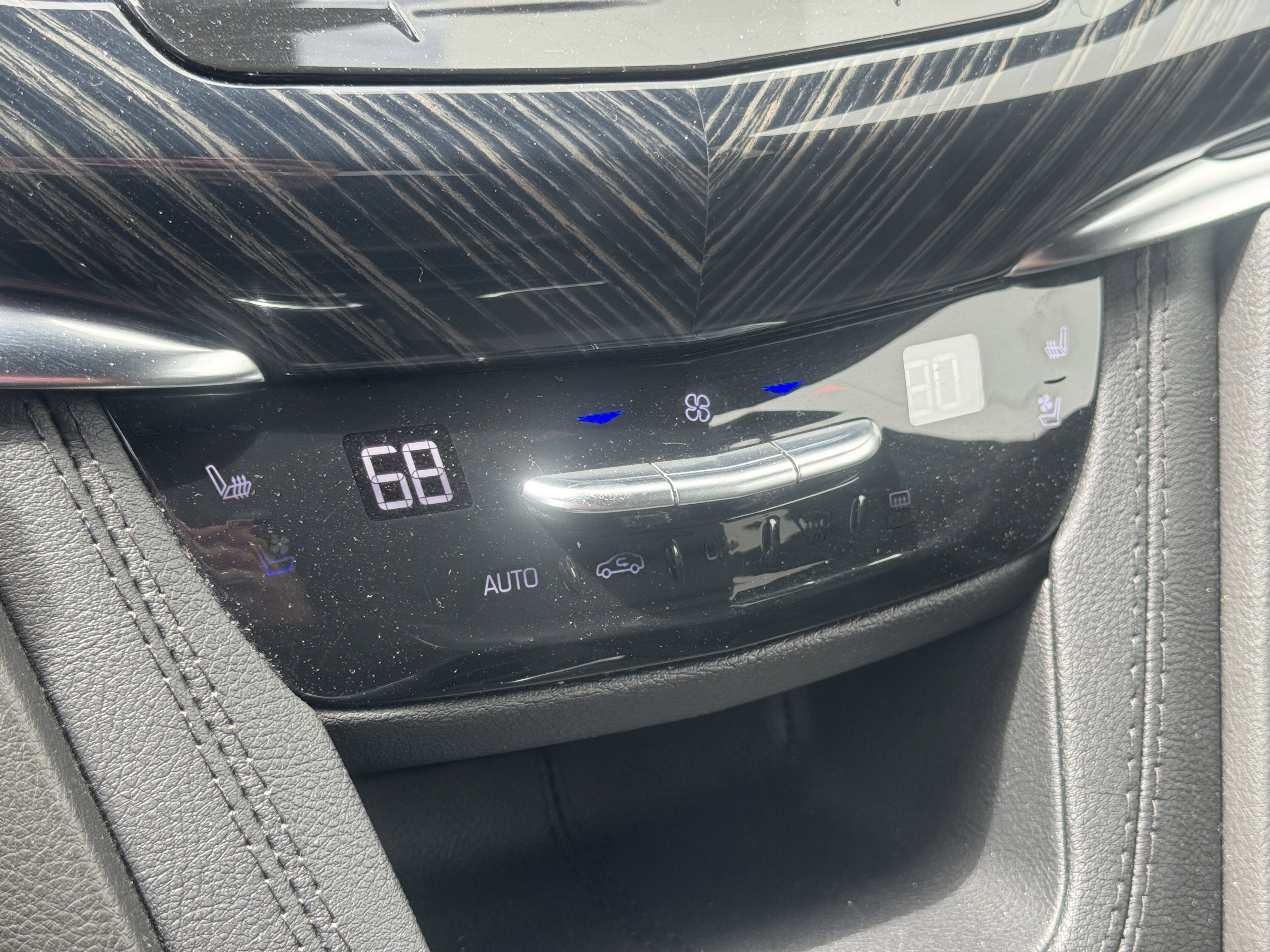 Certified 2024 Cadillac XT6 Premium Luxury image 25