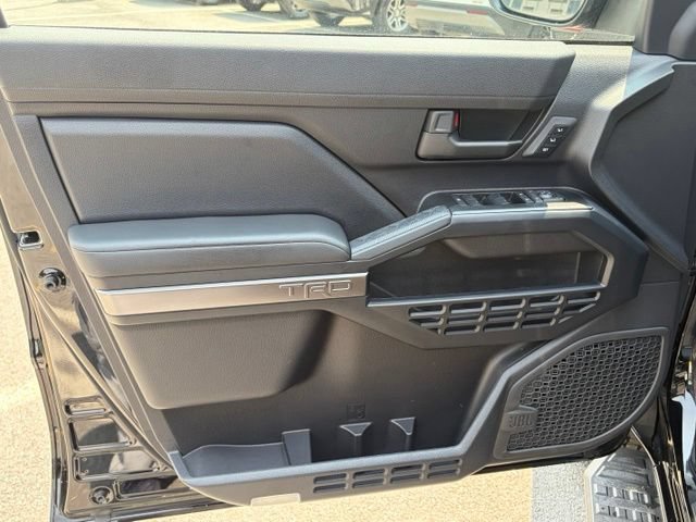 Used 2025 Toyota 4Runner TRD Off-Road Premium AWD/4WD image 11