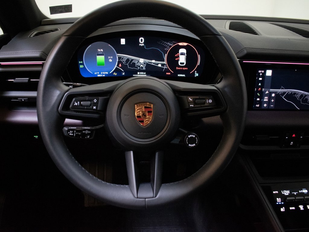 Certified 2025 Porsche Macan 4 Electric image 25