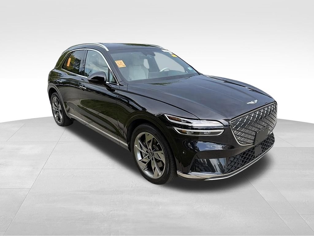 Used 2023 Genesis Electrified GV70 AWD/4WD image 3