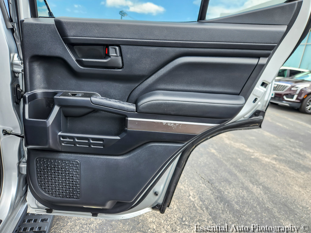 Used 2025 Toyota 4Runner SR5 AWD/4WD image 18