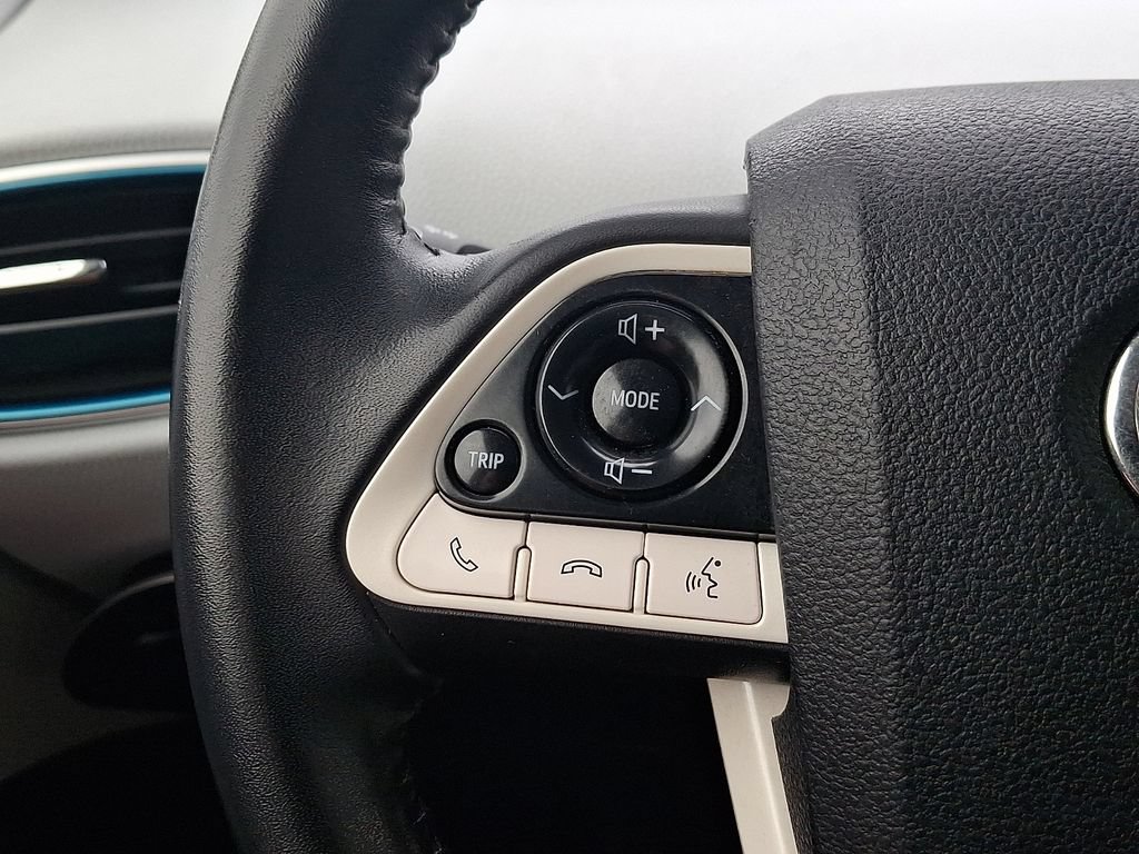 Certified 2018 Toyota Prius Three FWD image 21