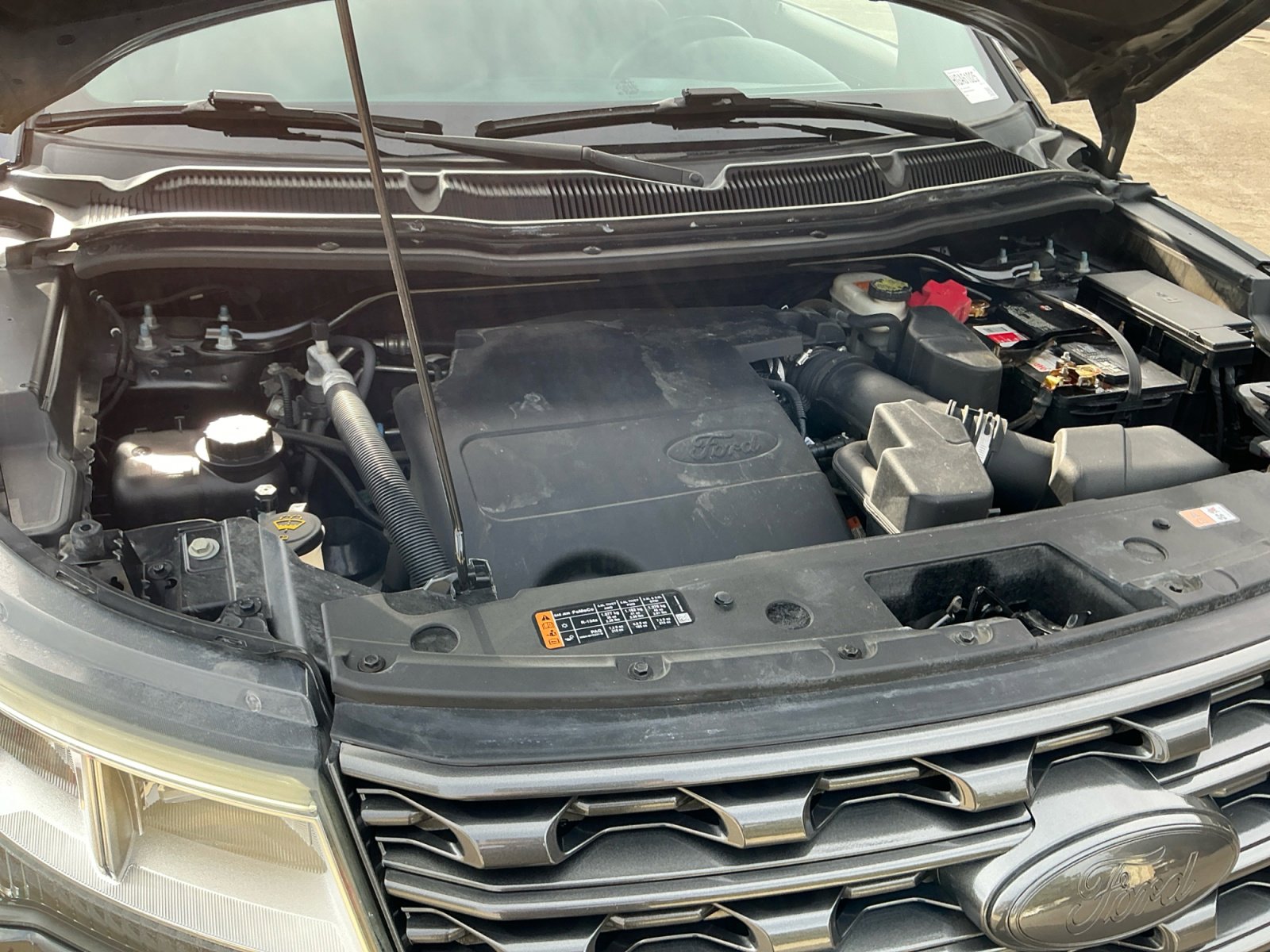 Used 2017 Ford Explorer XLT image 22