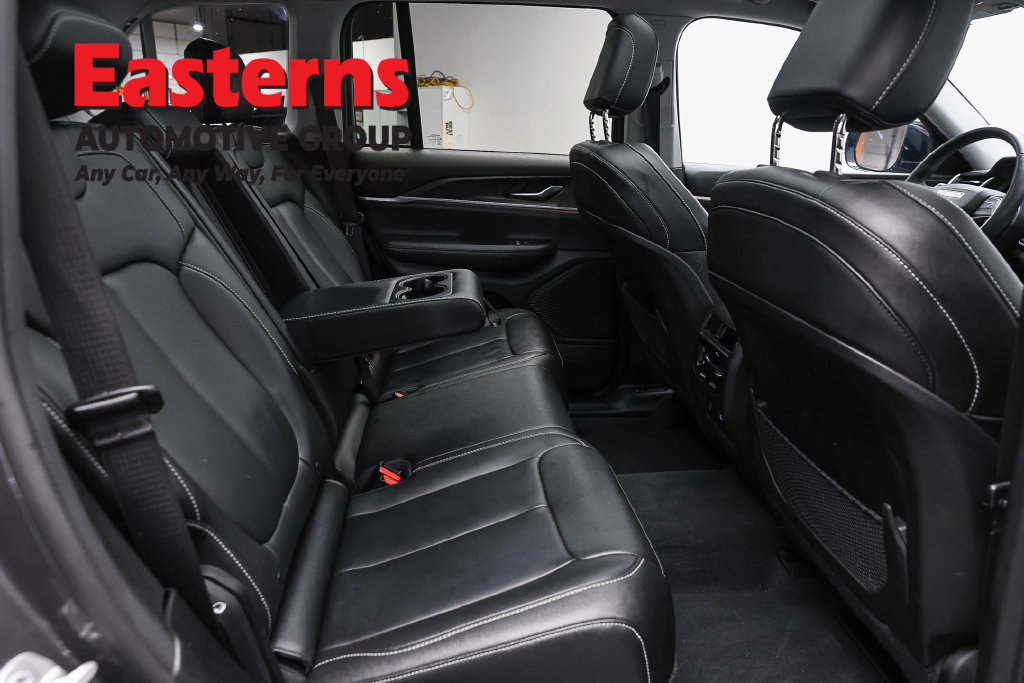 Used 2023 Jeep Grand Cherokee Limited AWD/4WD image 27