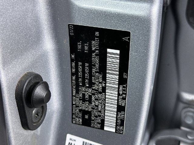 Used 2023 Toyota Highlander XLE AWD/4WD image 35