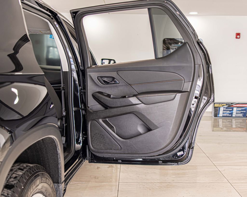 Used 2019 Chevrolet Traverse LT w/ LPO, Floor Liner Package image 40