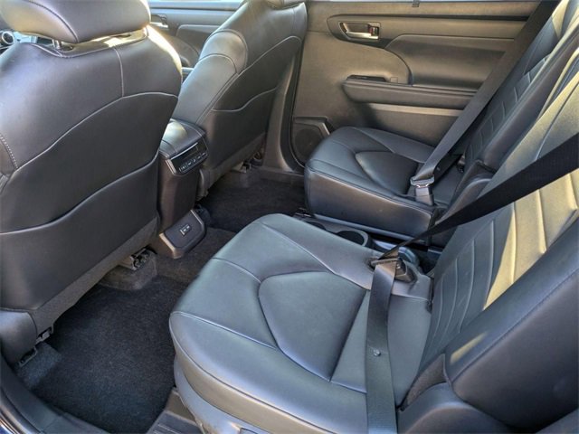 Used 2024 Toyota Highlander XLE image 22