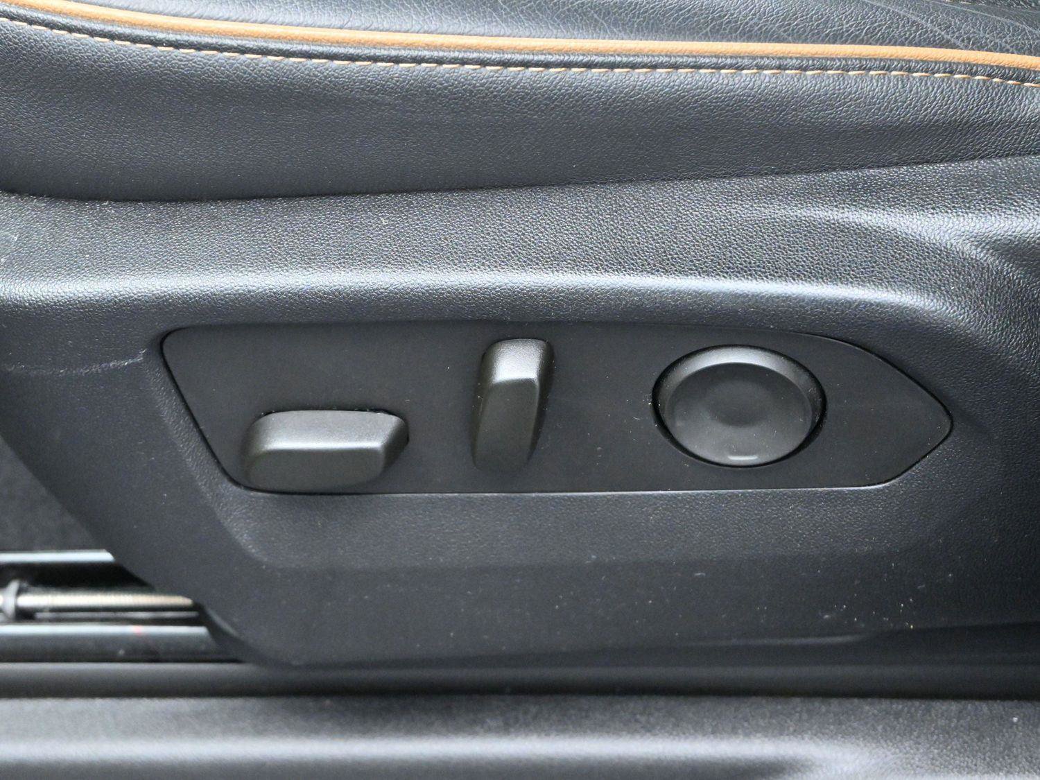 Used 2023 GMC Yukon AT4 w/ AT4 Premium Plus Package image 16