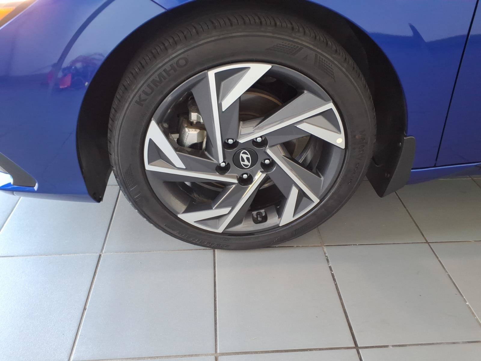 Certified 2025 Hyundai Elantra Sport FWD image 9