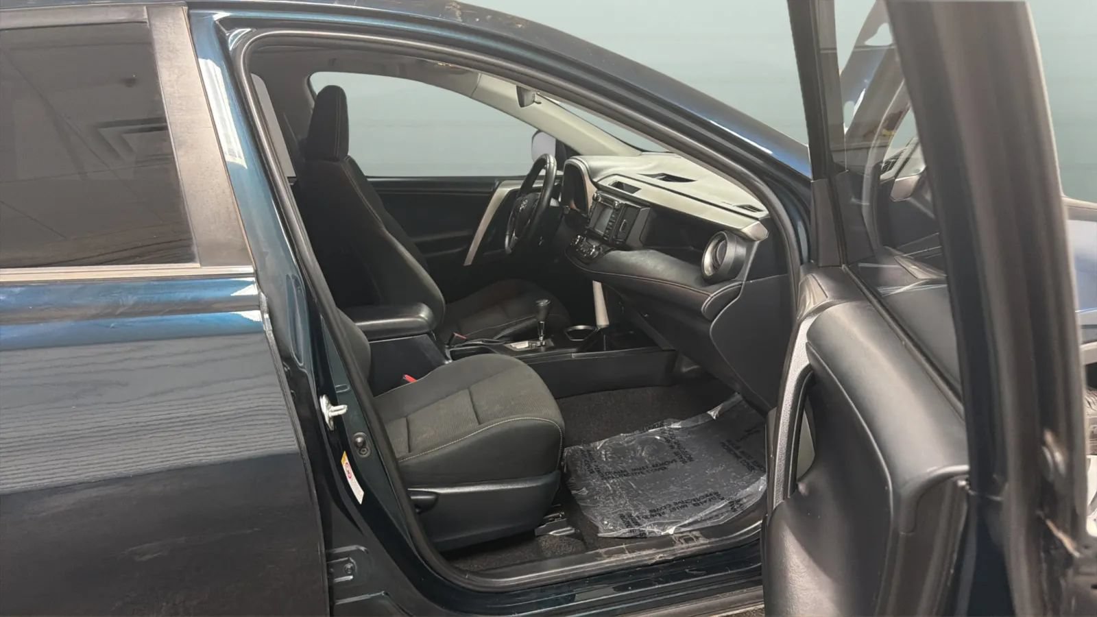 Used 2018 Toyota RAV4 XLE w/ Plus Extra Value Package FWD image 18
