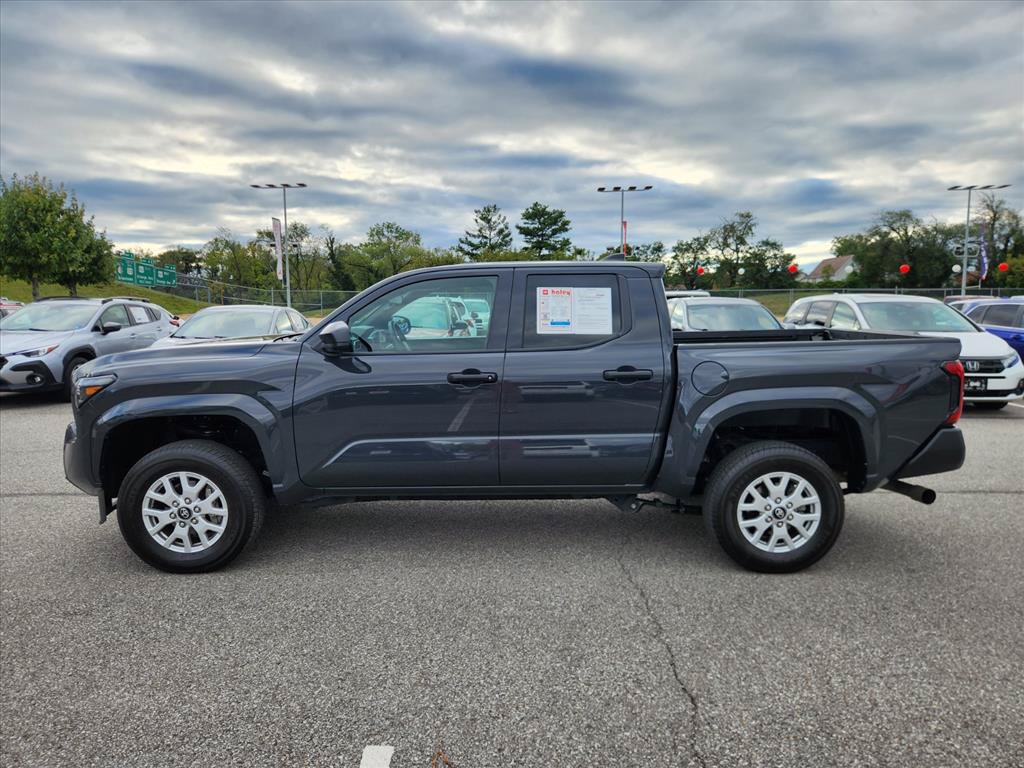 Certified 2025 Toyota Tacoma SR w/ SR Upgrade Package AWD/4WD image 8