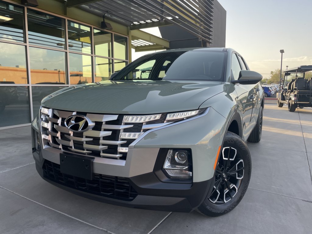 Used 2023 Hyundai Santa Cruz SEL AWD/4WD image 2