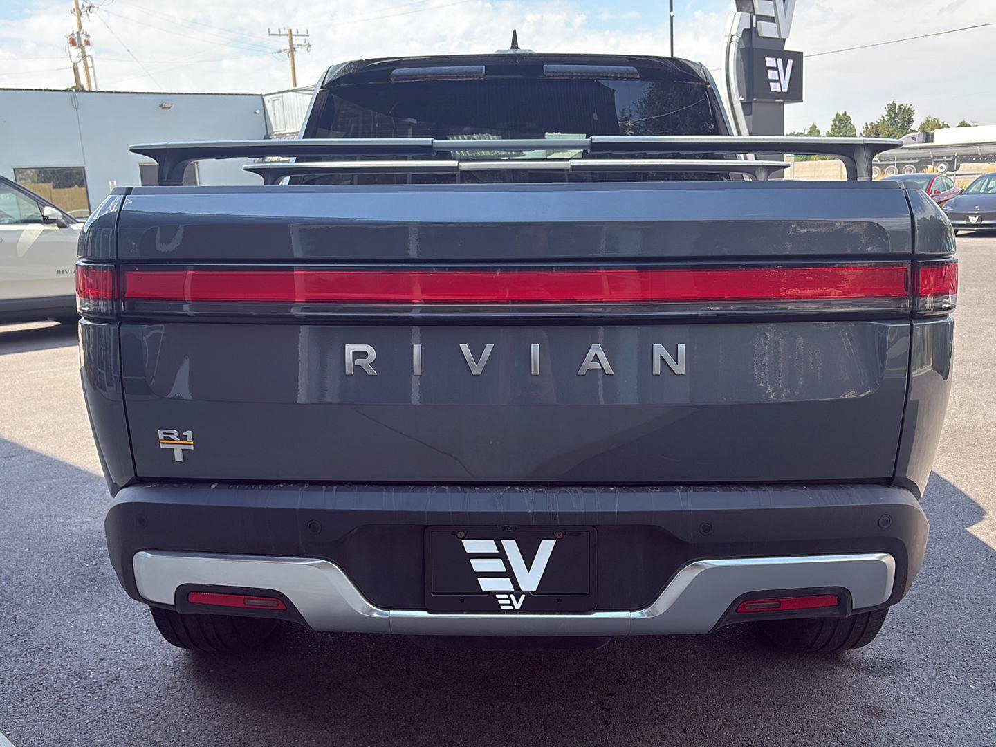 Used 2022 Rivian R1T Adventure AWD/4WD image 7