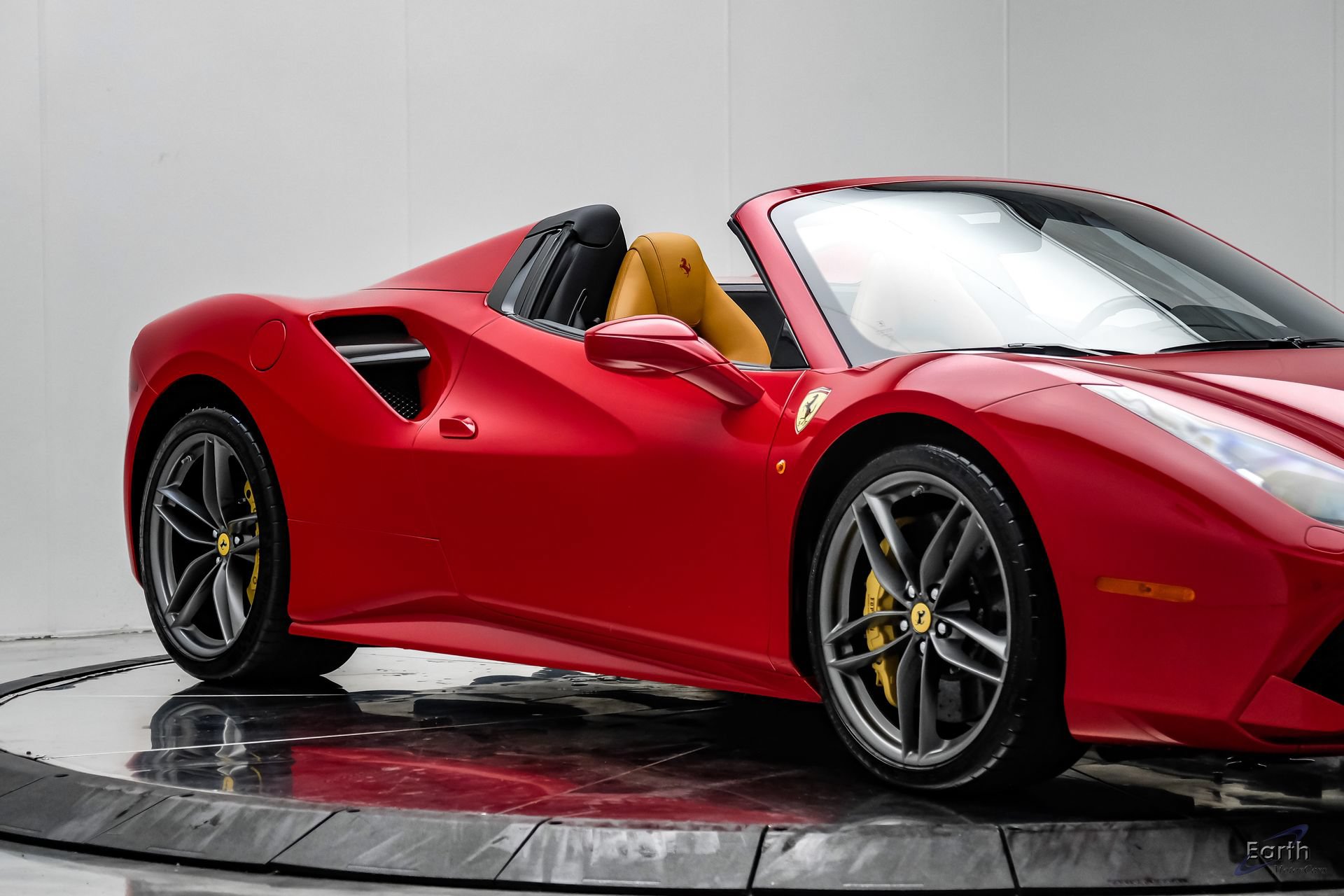 Used 2018 Ferrari 488 Spider RWD image 34