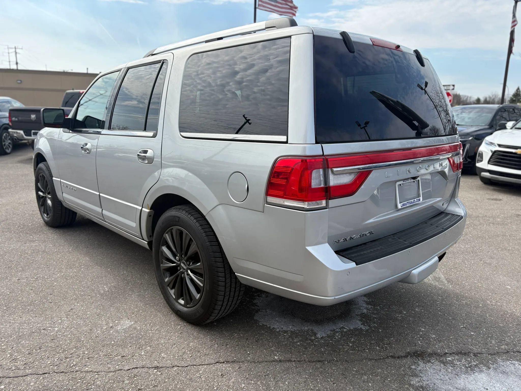 Used 2015 Lincoln Navigator 4WD image 7