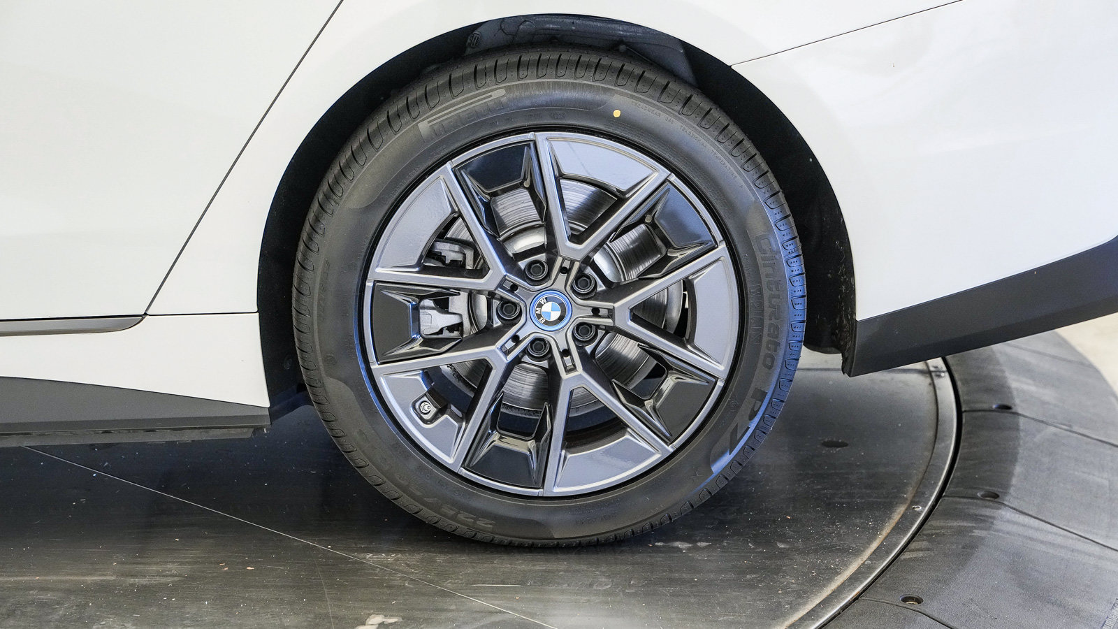 Used 2023 BMW i4 eDrive35 w/ Premium Package RWD image 10