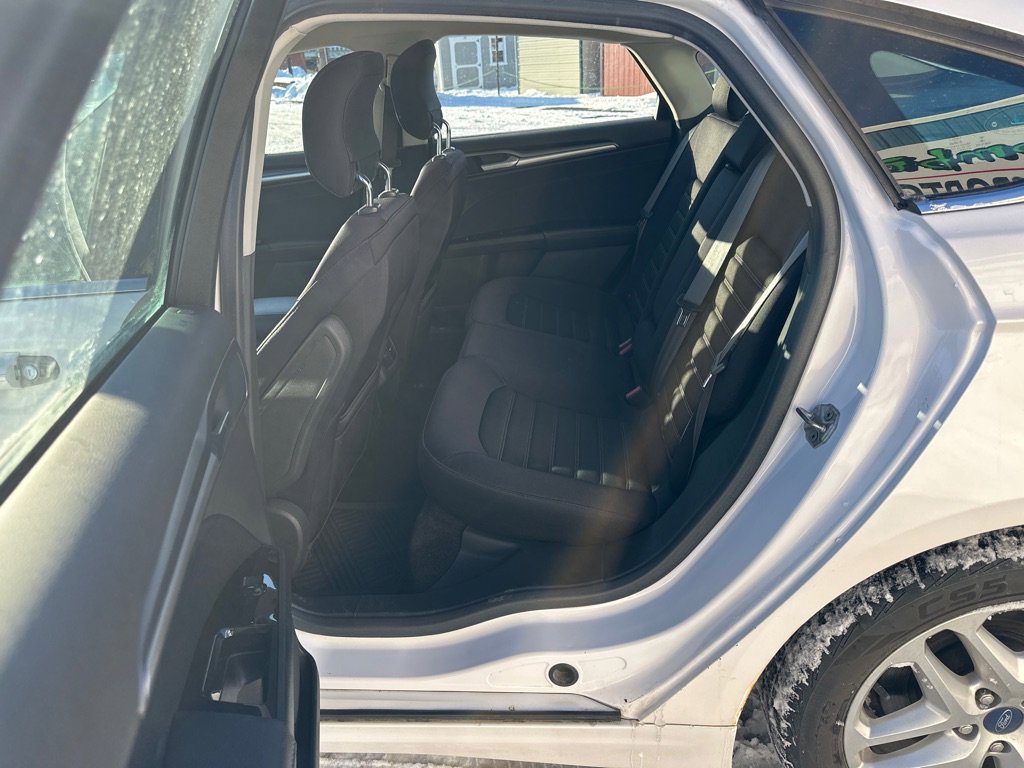Used 2014 Ford Fusion SE image 15