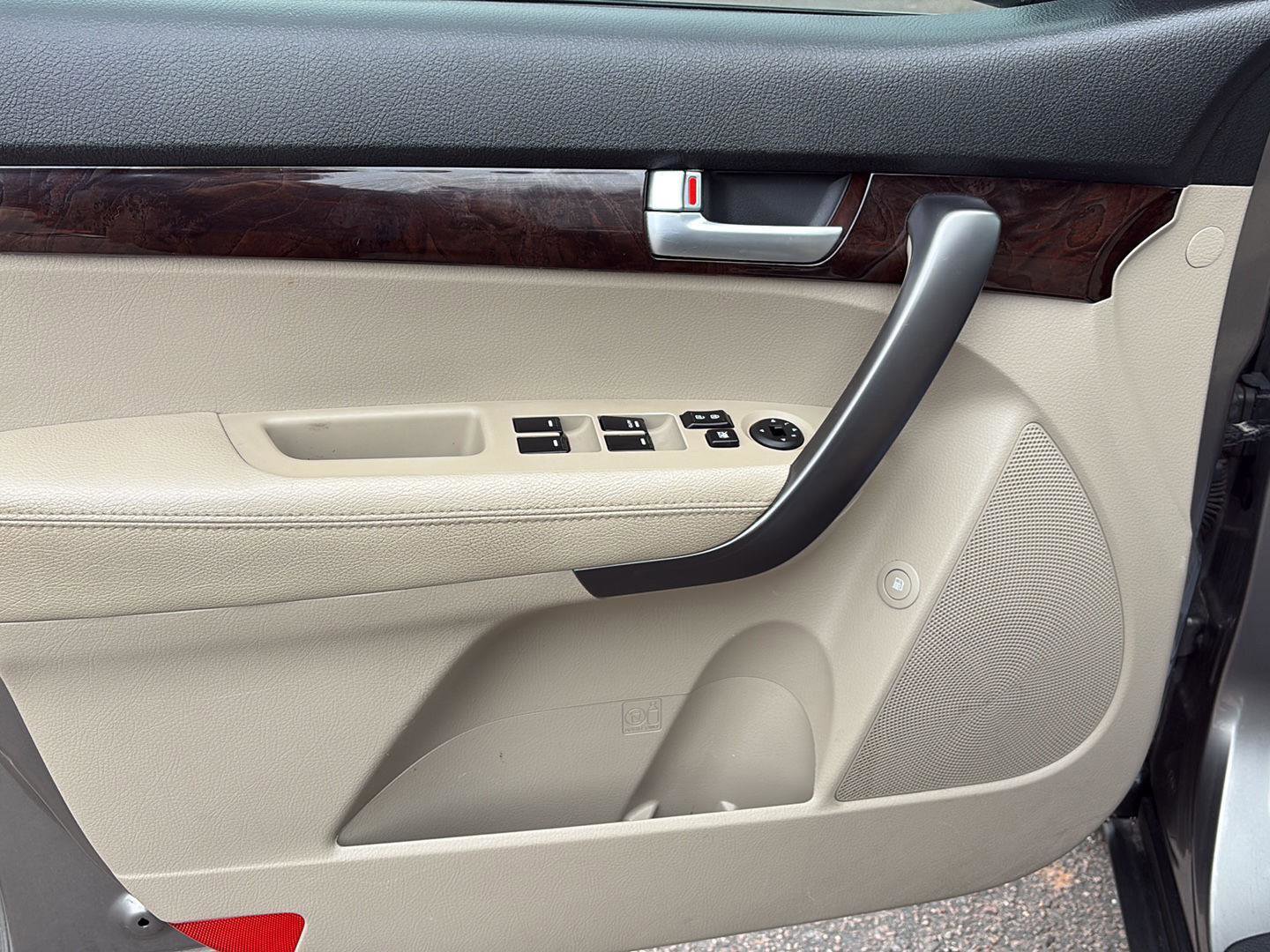 Used 2014 Kia Sorento EX image 12