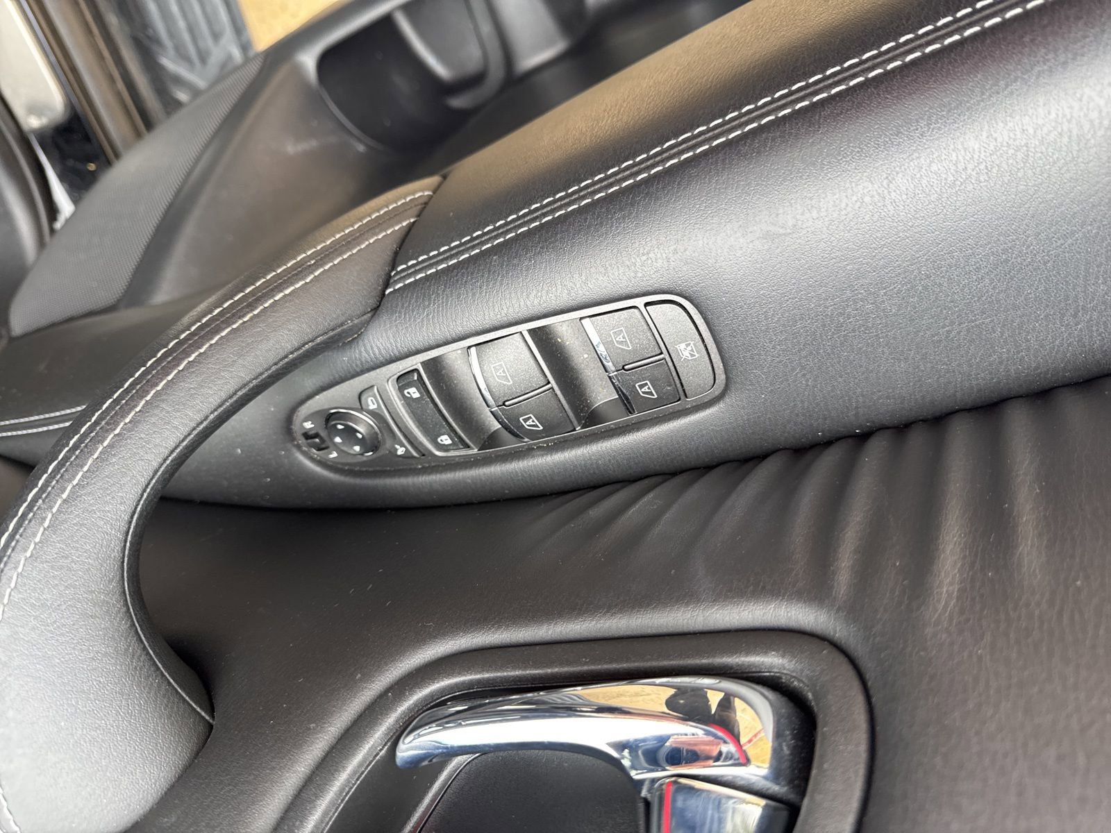 Used 2019 Nissan Armada SL w/ Premium Package image 19