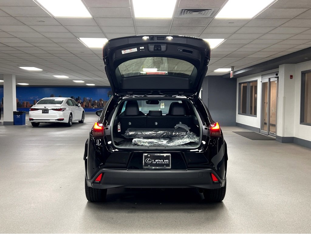 New 2025 Lexus UX 300h AWD image 38